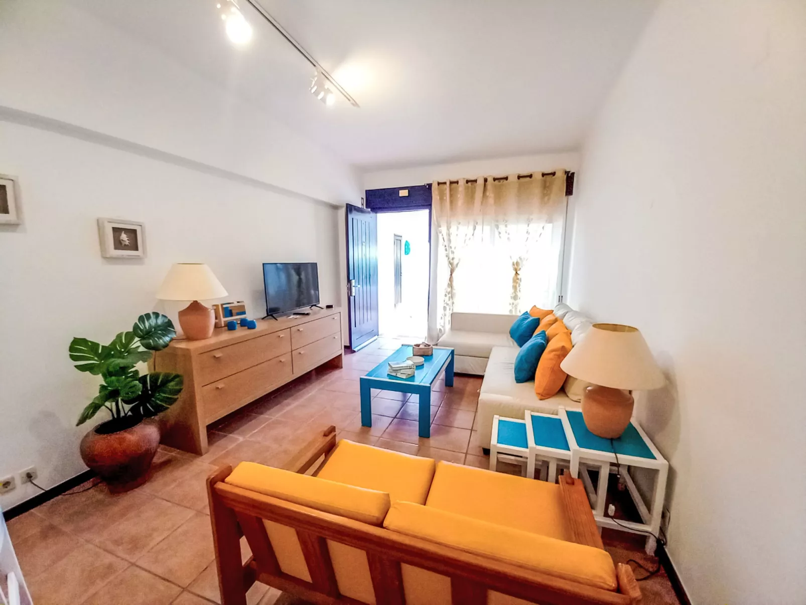 Joyce - Sunny Way-Binnen