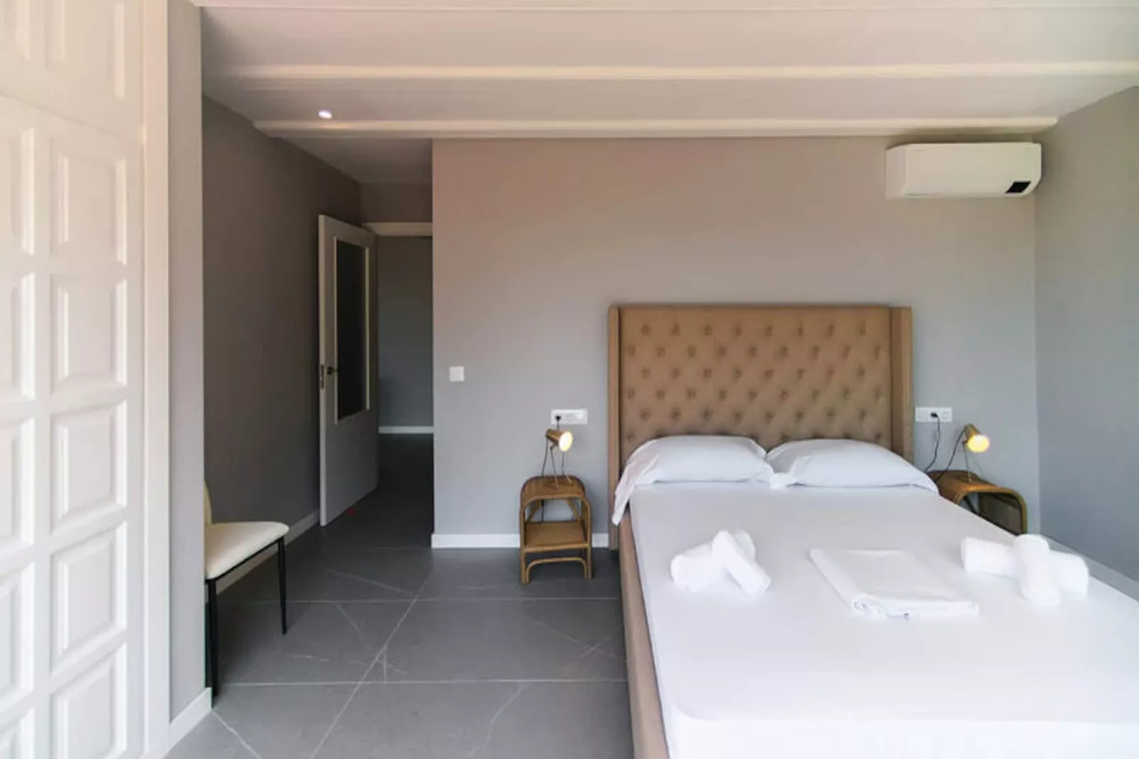 Maison à Roses-Niet-getagd