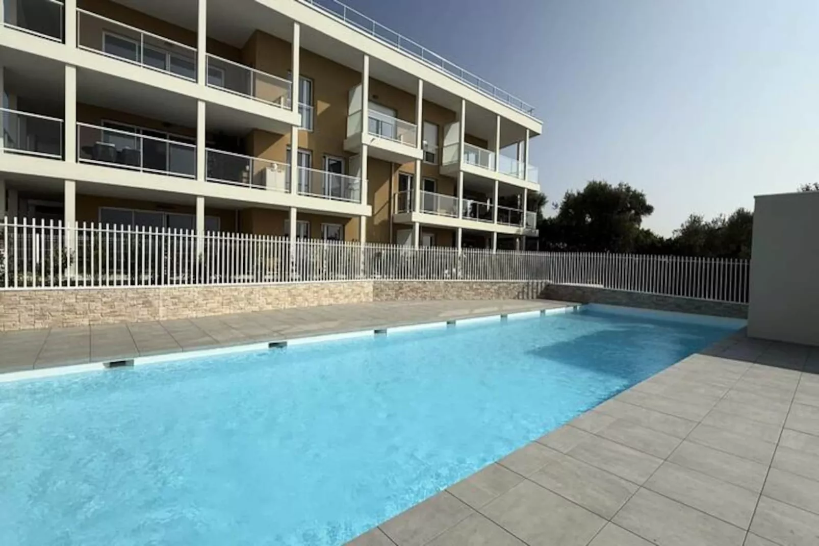 Studio Moderne - Terrasse - Piscine-Niet-getagd