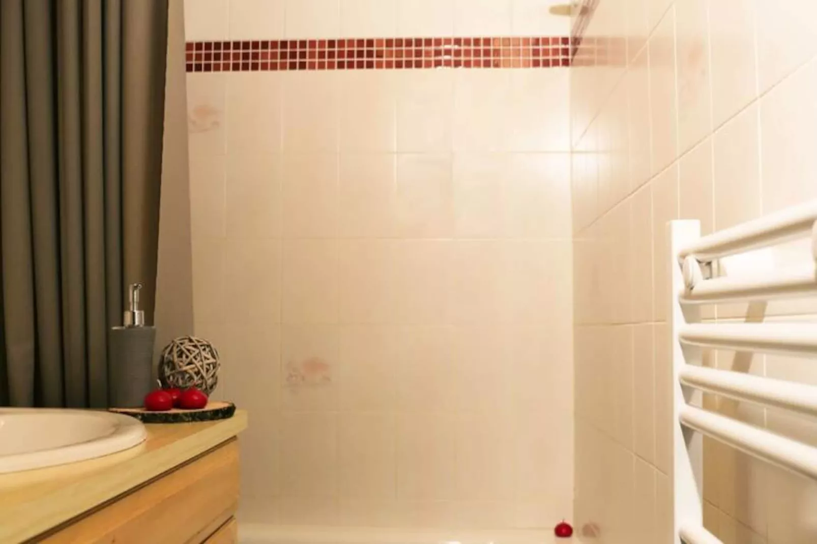 Résidence Champel B (le Nichouette)-Niet-getagd