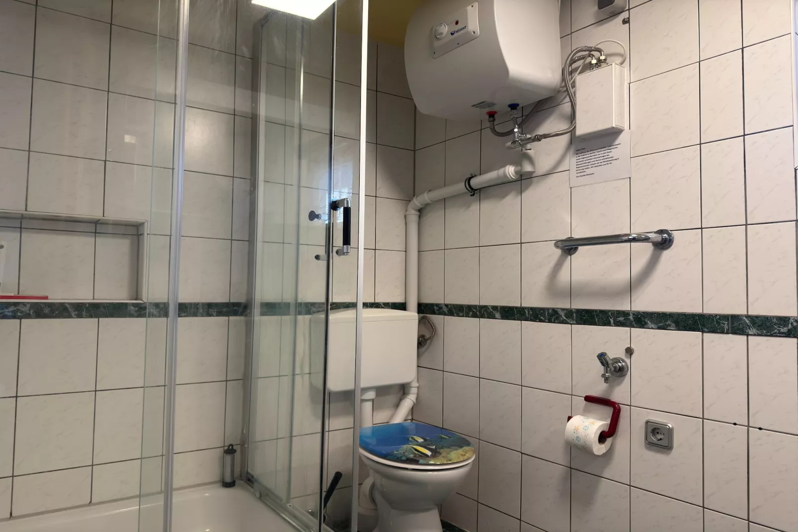 Das Haus Am See mit Kamin und eigenem Boot-Badkamer