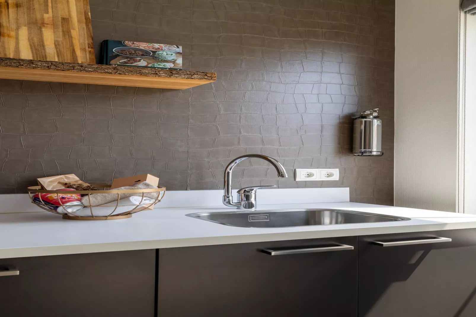 Appartement Kaapduinseweg 13 Dishoek 13D luxe 6p sauna-Keuken