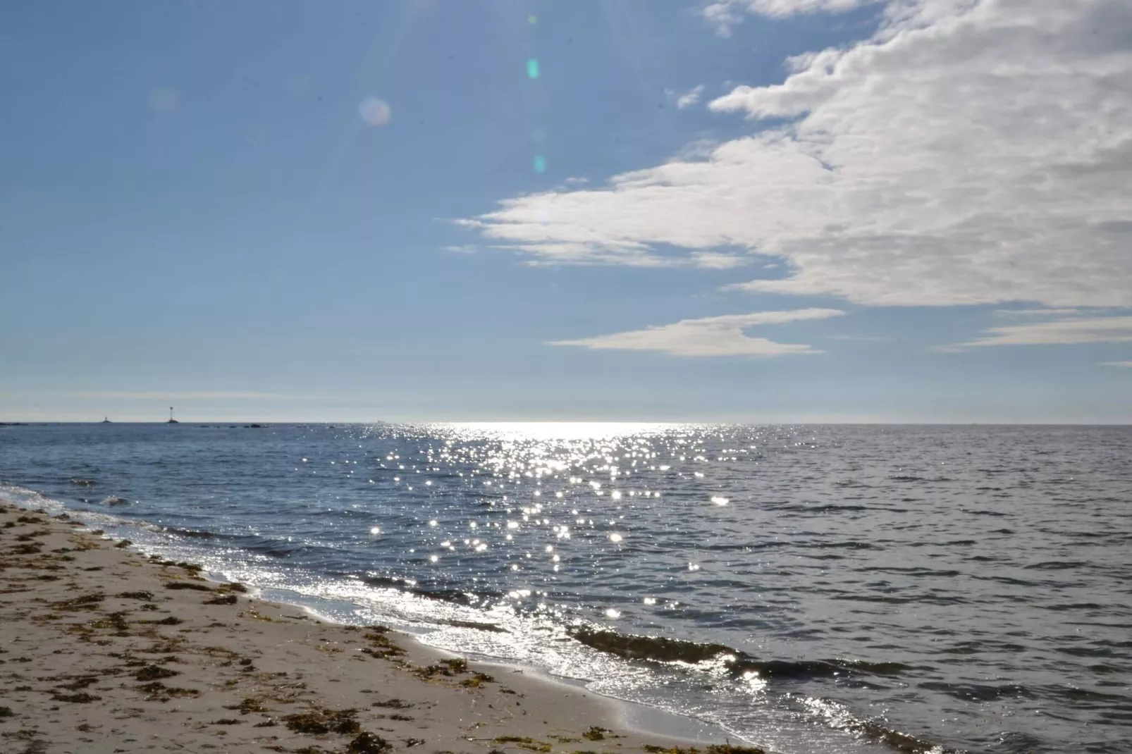 Gezellig huisje bij het strand in Ahus-Waterzicht