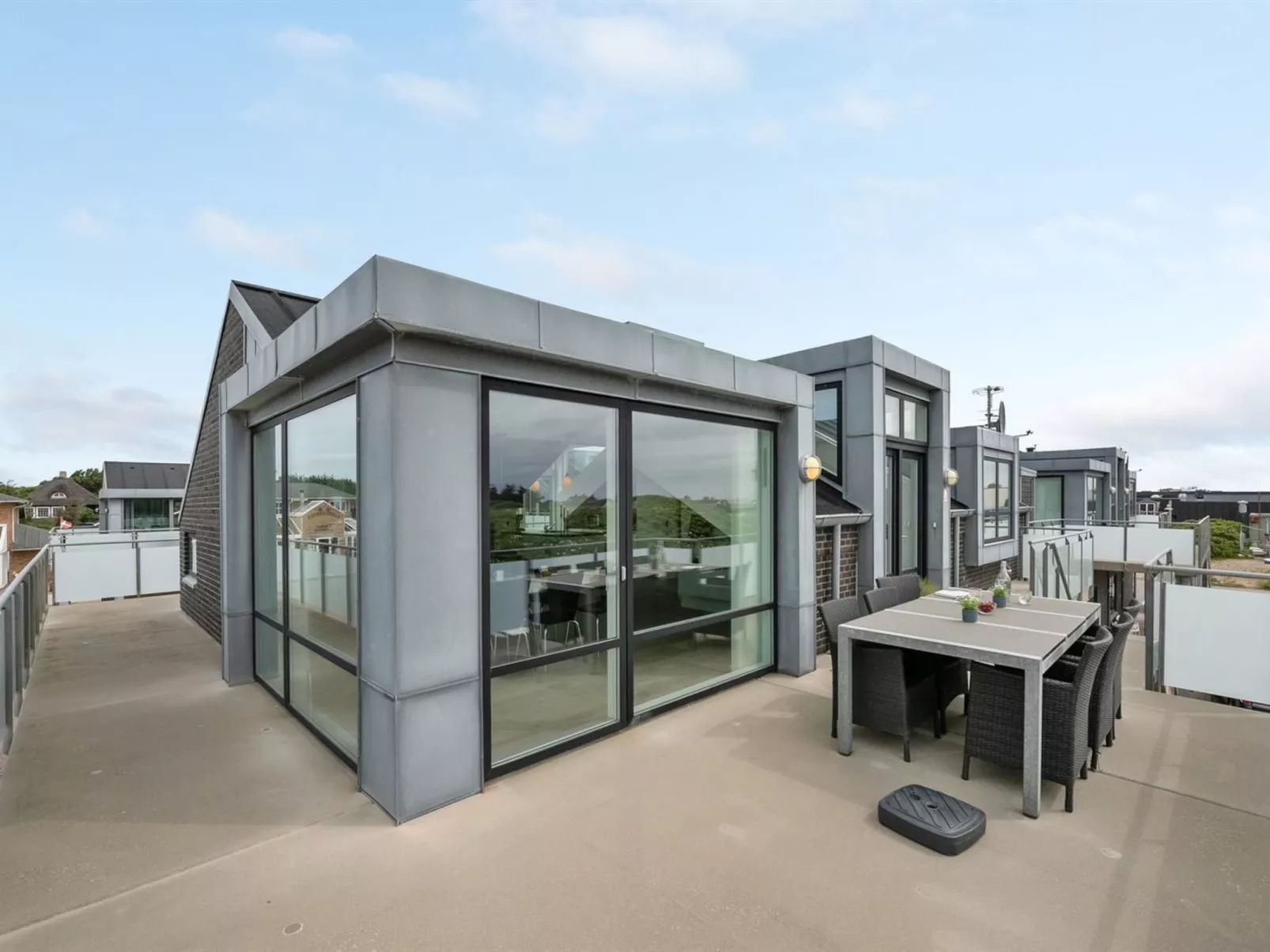 "Anneka" - 200m from the sea-Buiten