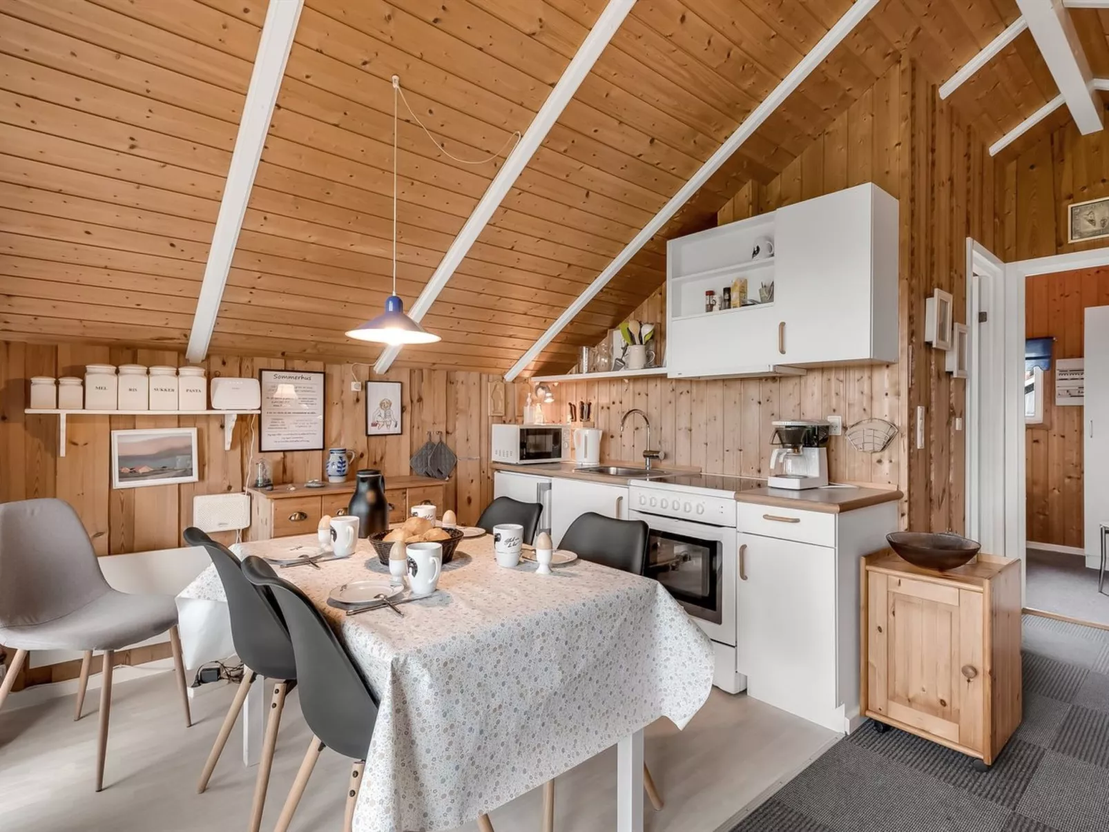 "Lonne" - 750m to the fjord-Binnen