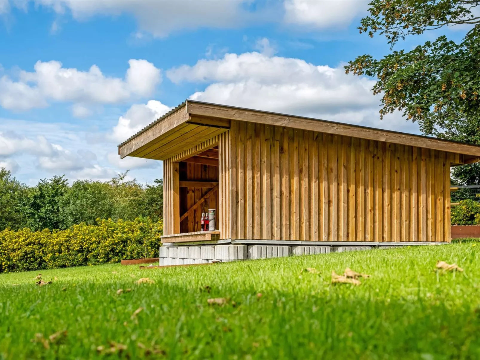 "Tuki" - 700m to the fjord-Buiten