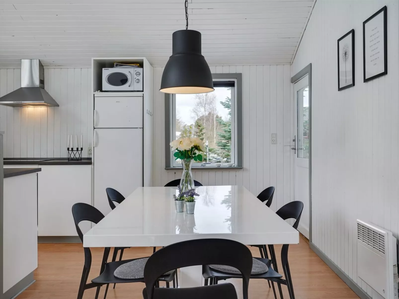 "Aiden" - 300m from the sea-Binnen