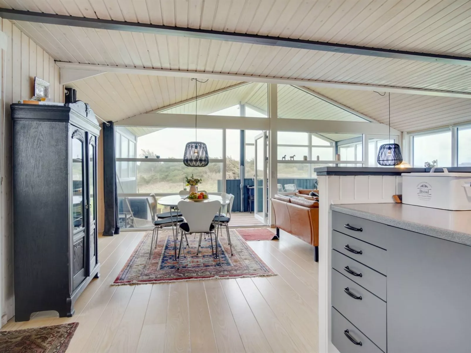 "Ailika" - 300m from the sea-Binnen