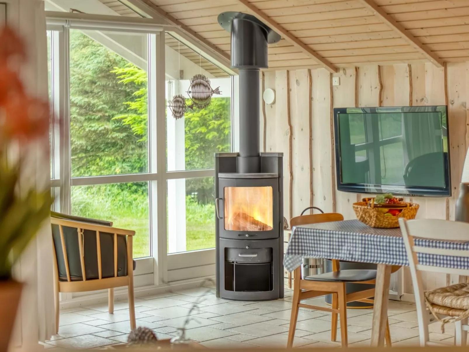 "Leya" - 1.2km from the sea-Binnen