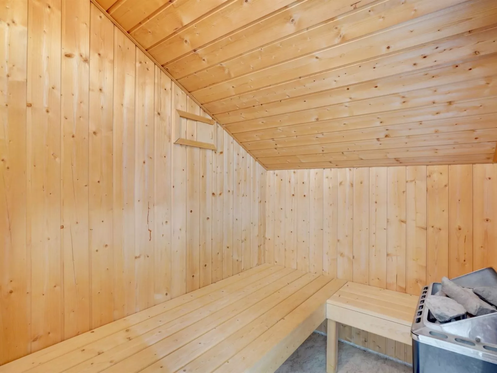 "Petrus" - 750m from the sea-Binnen