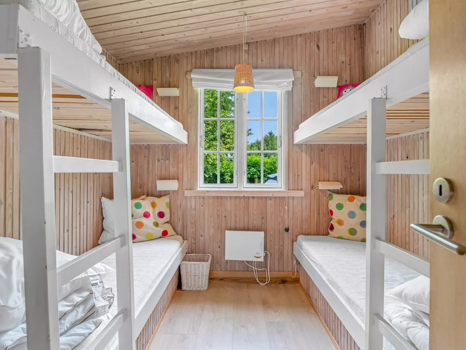 "Tineke" - 200m from the sea-Binnen