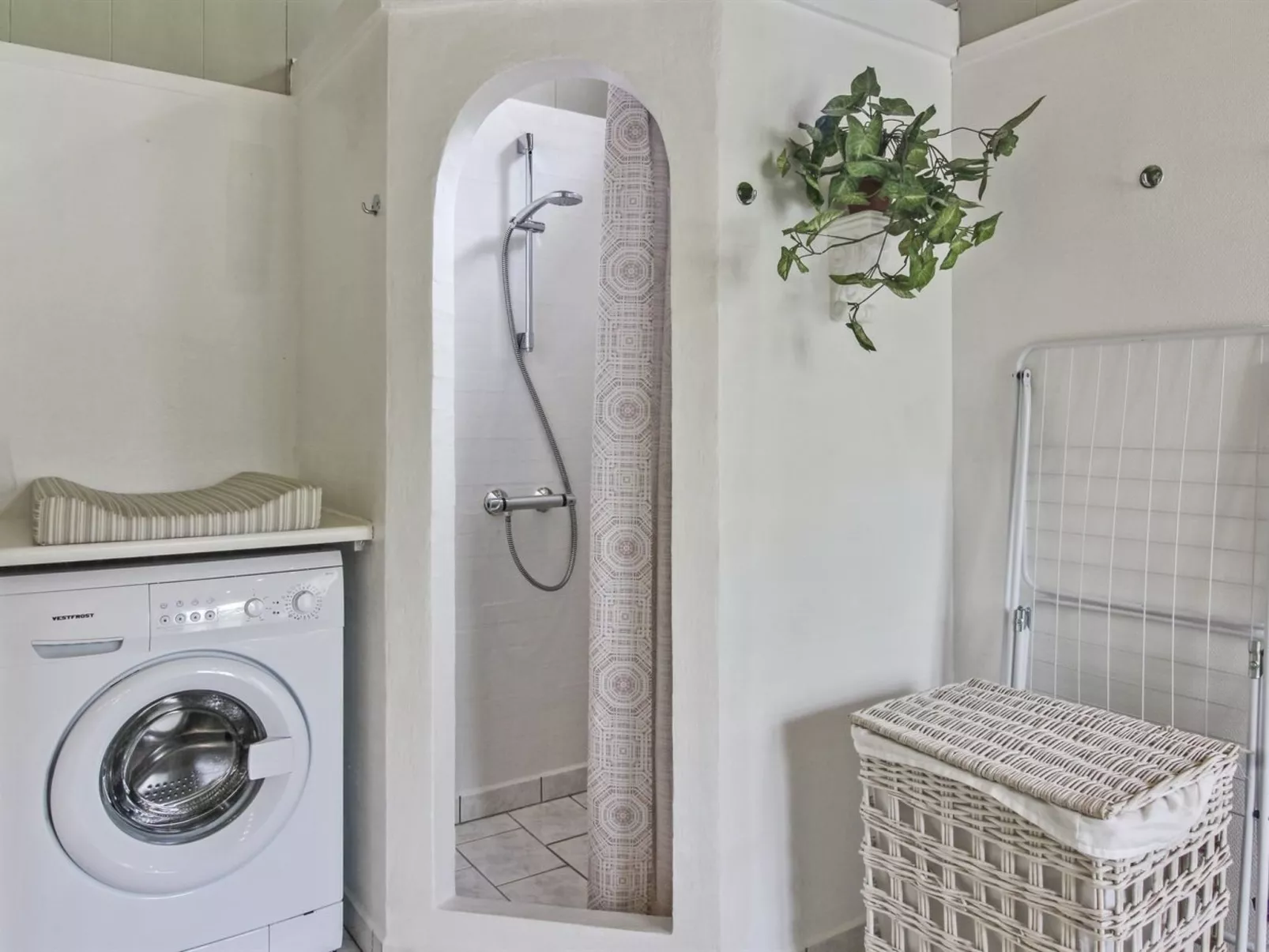 "Jens" - 425m from the sea-Binnen