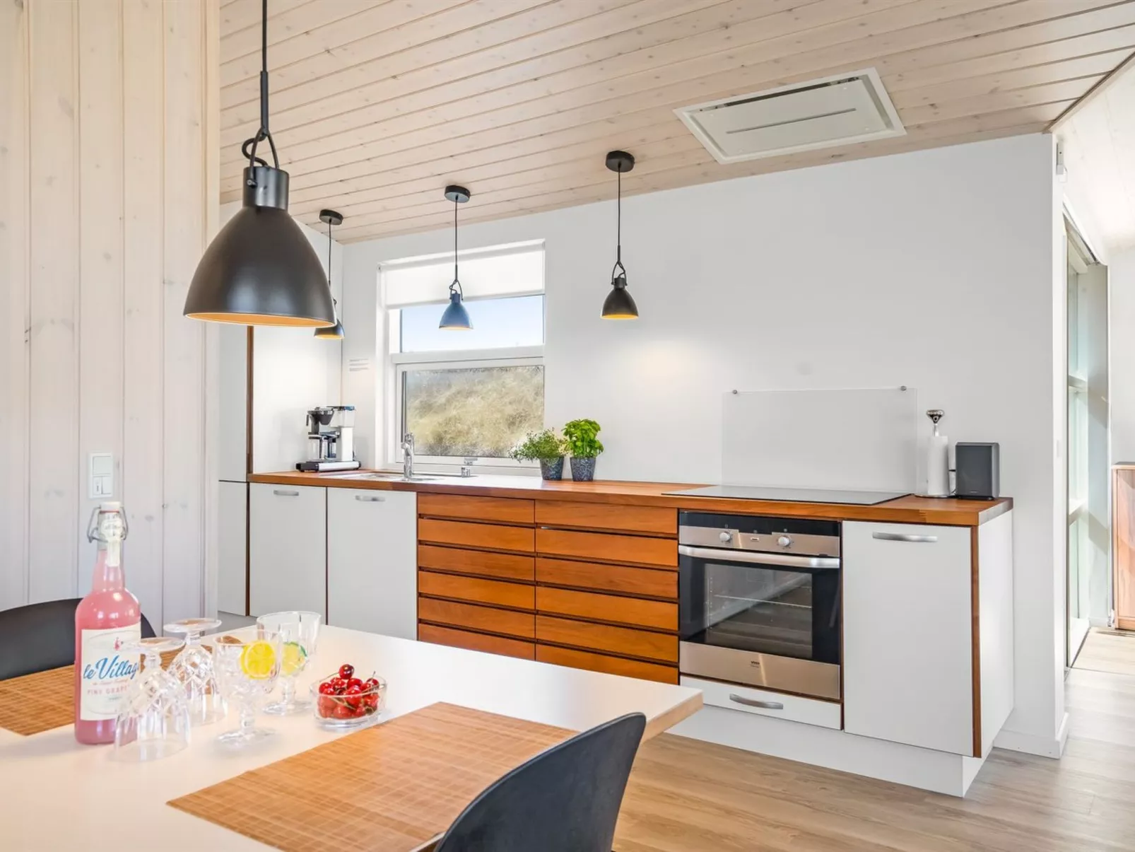 "Ingela" - 350m from the sea-Binnen