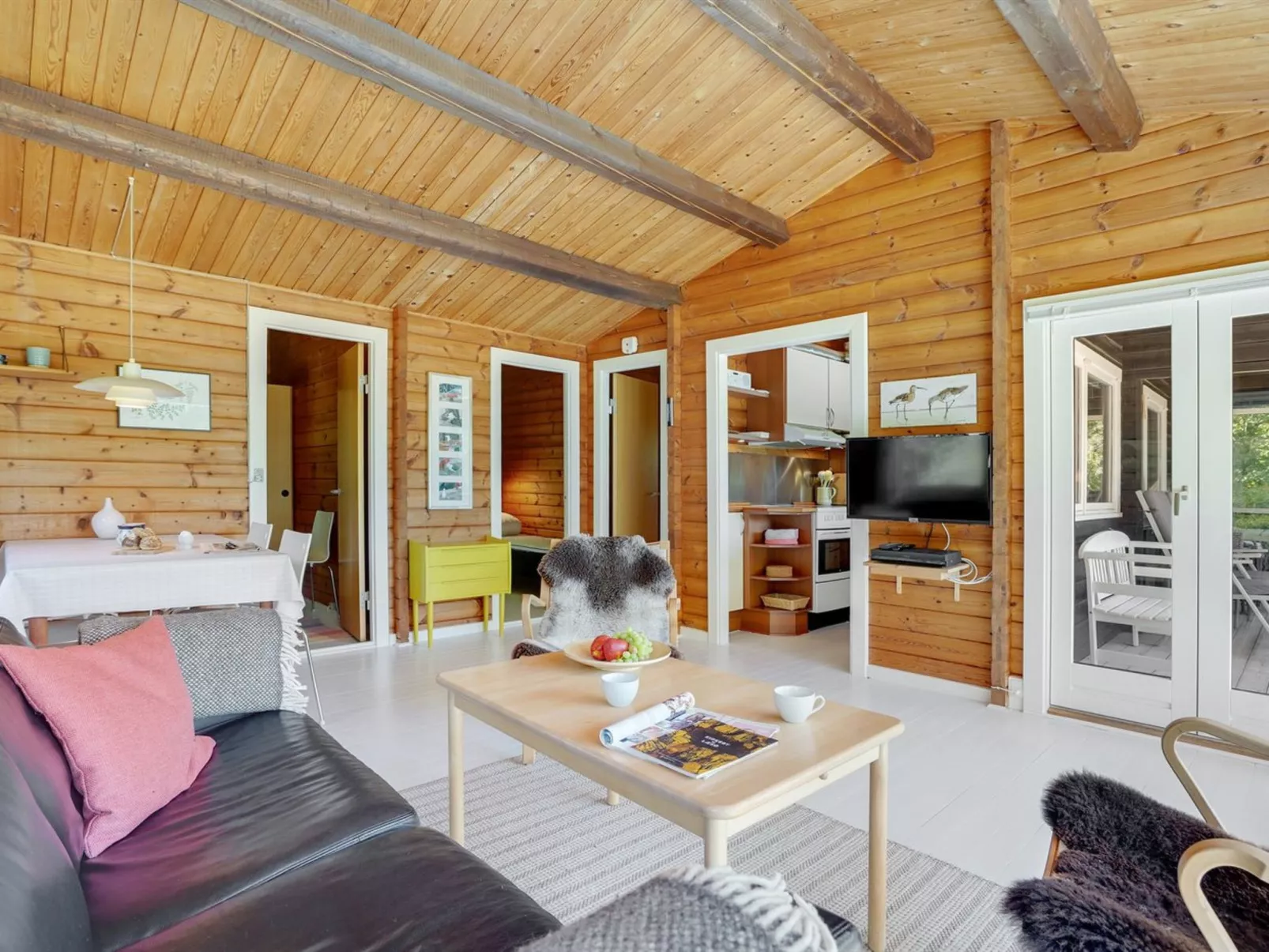 "Tuba" - 600m from the sea-Binnen