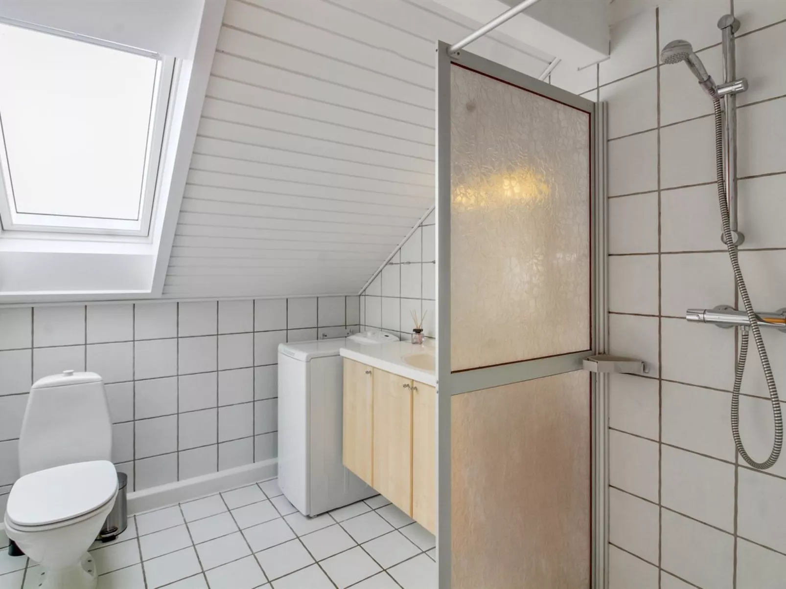 "Raine" - 2.3km from the sea-Binnen