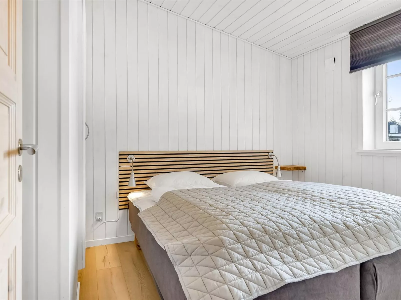 "Alfrida" - 1.5km from the sea-Binnen