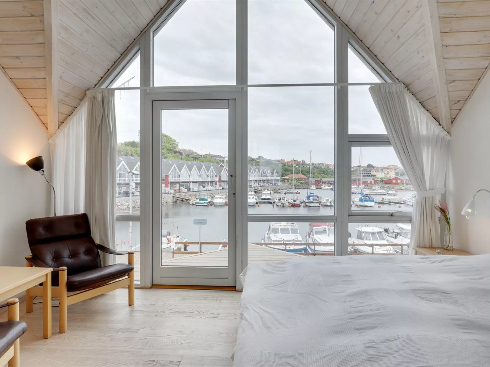 "Otis" - 10m from the sea-Binnen