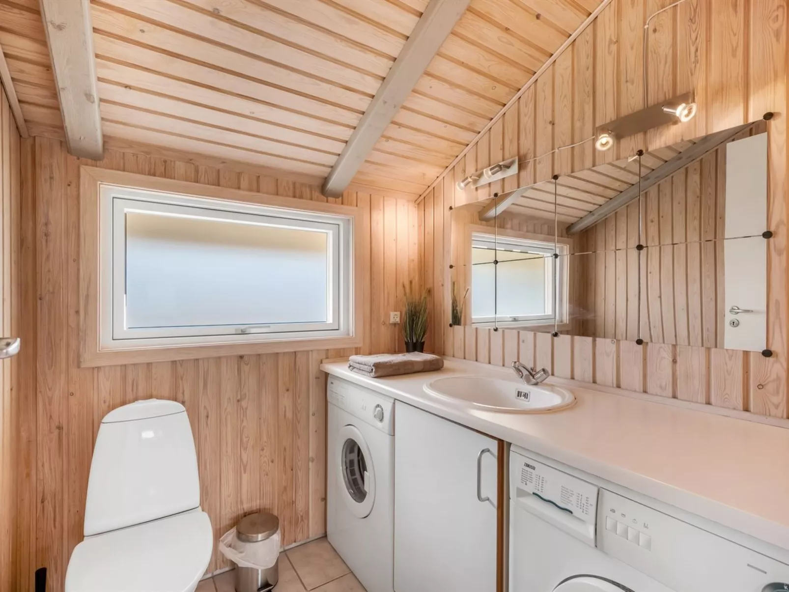 "Skev" - 200m to the fjord-Binnen