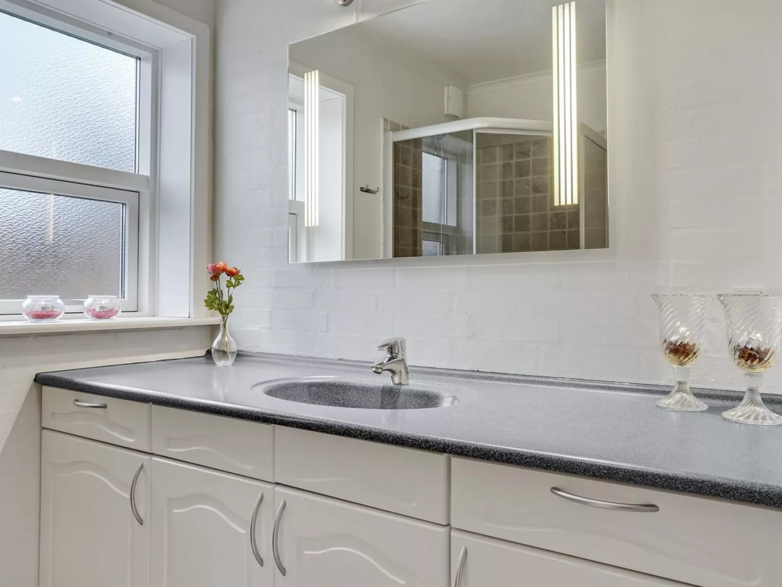 "Karstina" - 1km from the sea-Binnen