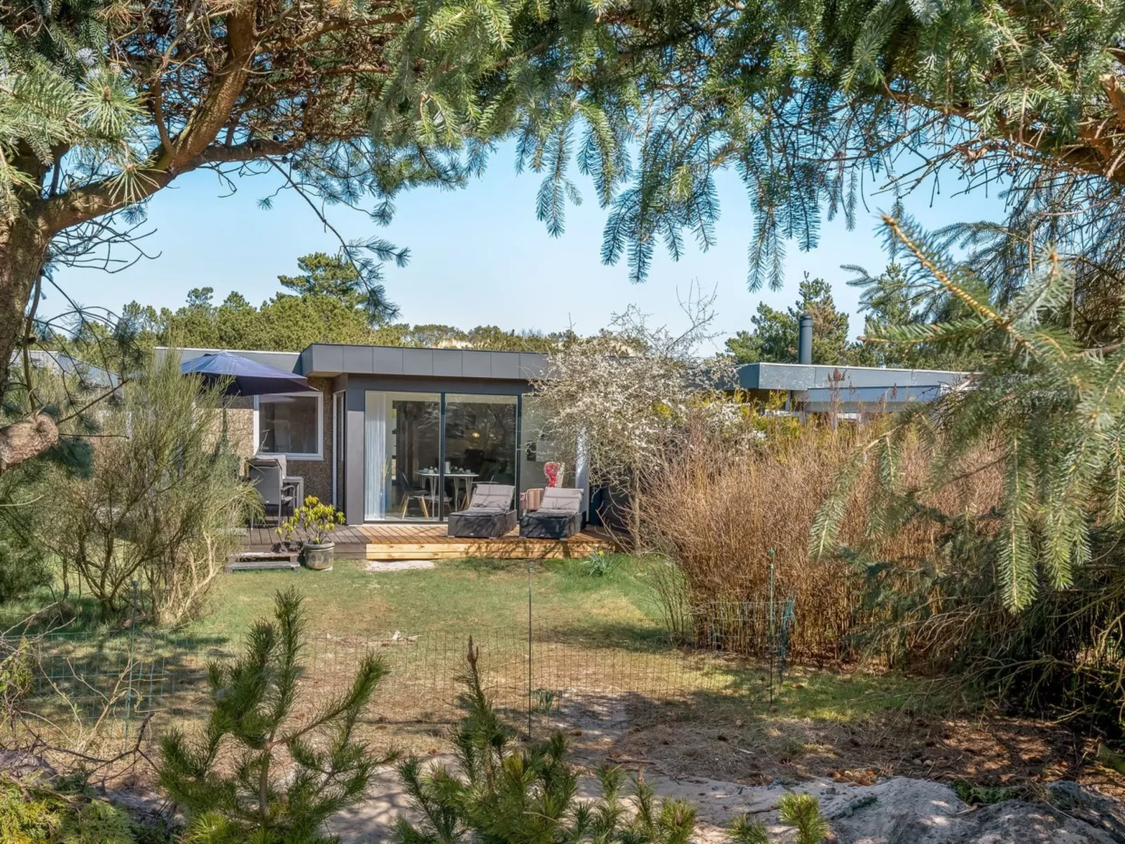 "Clemence" - 900m from the sea-Buiten