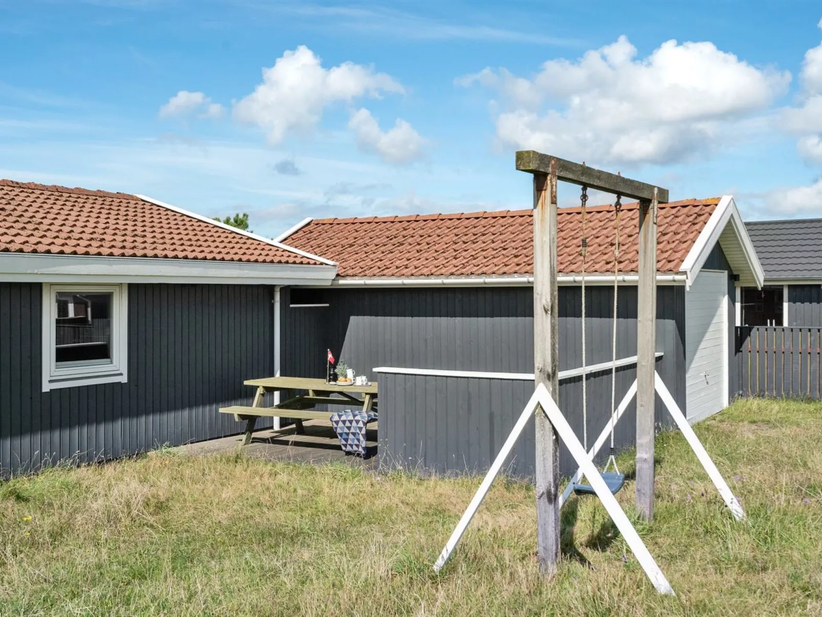 "Siri" - 400m from the sea-Buiten