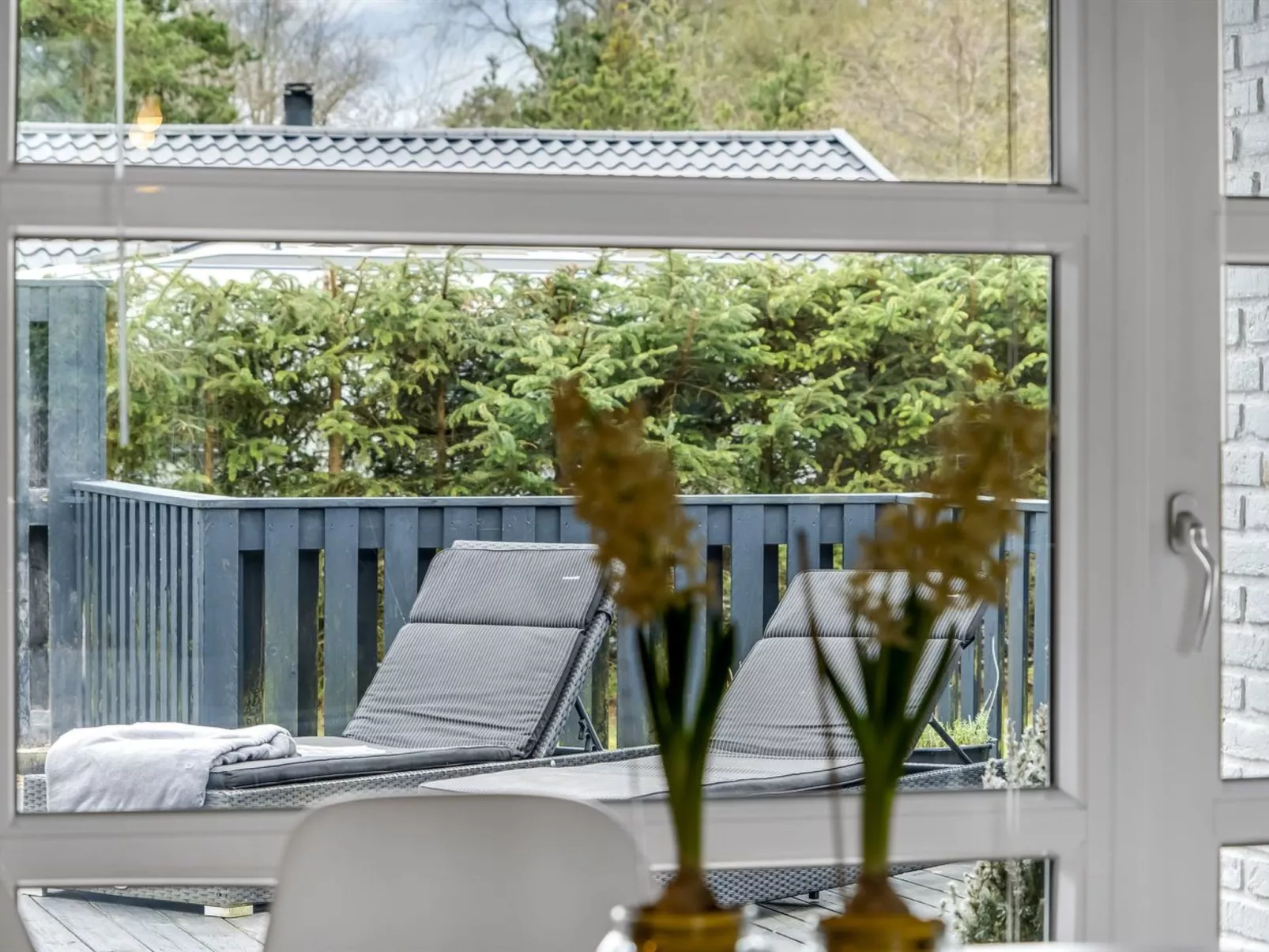 "Clarabelle" - 700m from the sea-Binnen