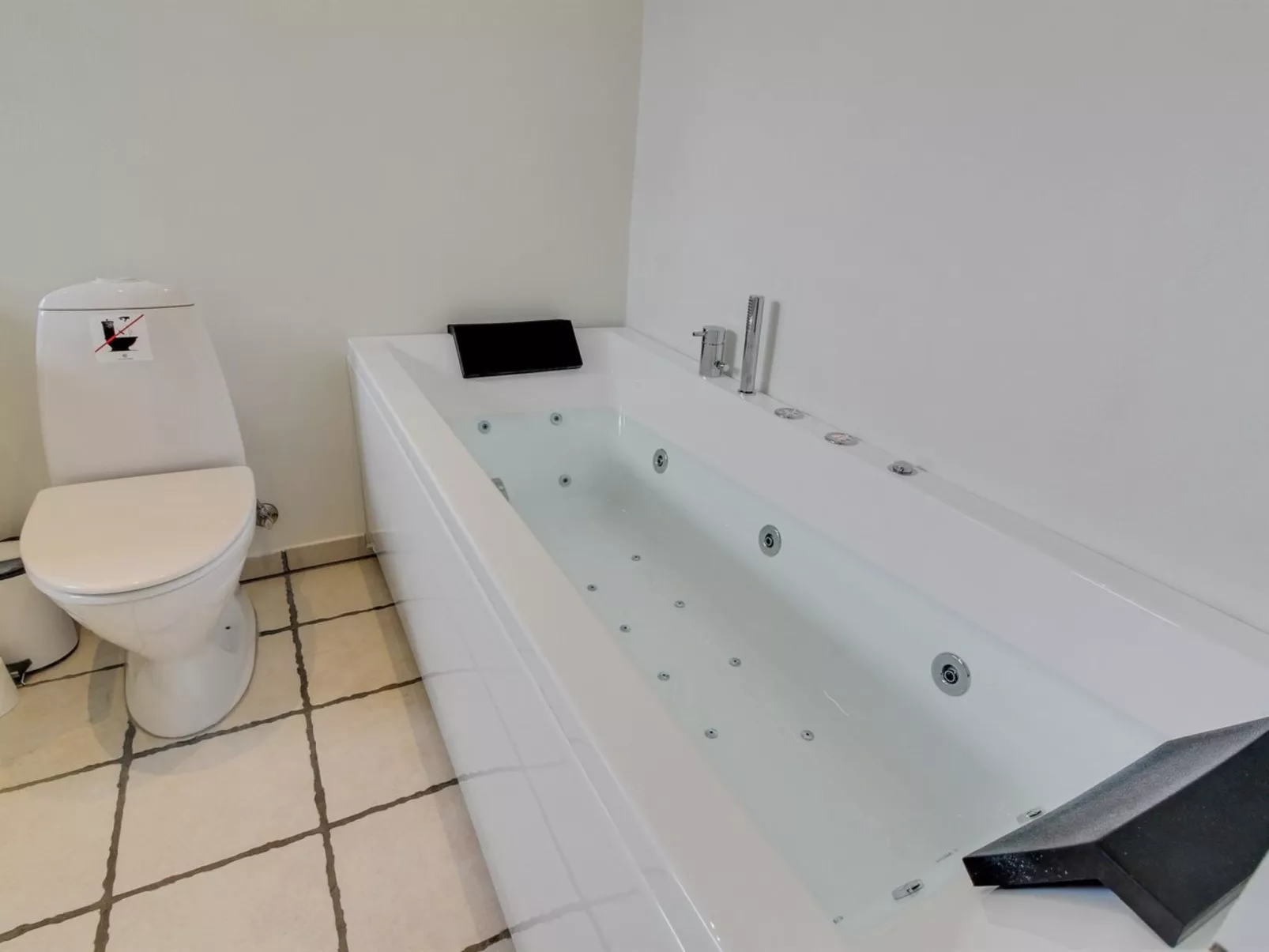 "Ristana" - 100m from the sea-Binnen