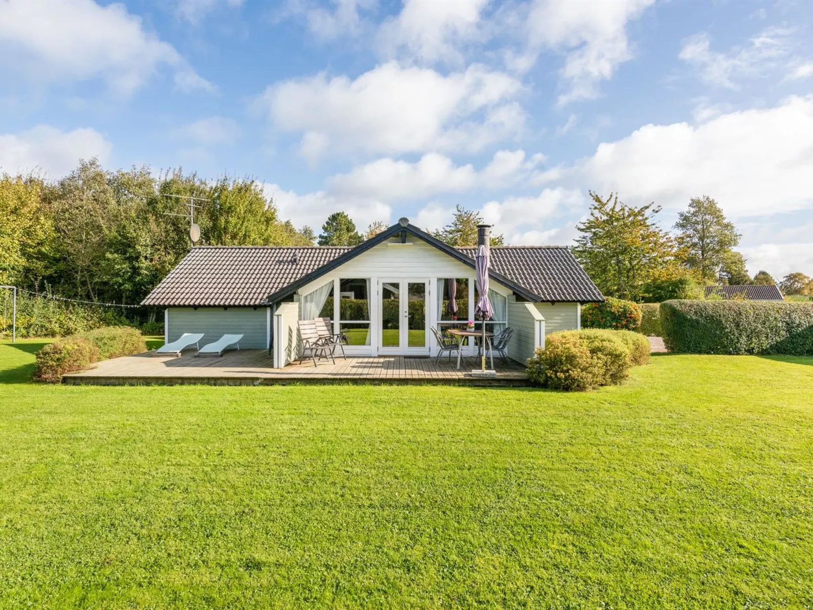 "Joona" - 600m from the sea-Buiten