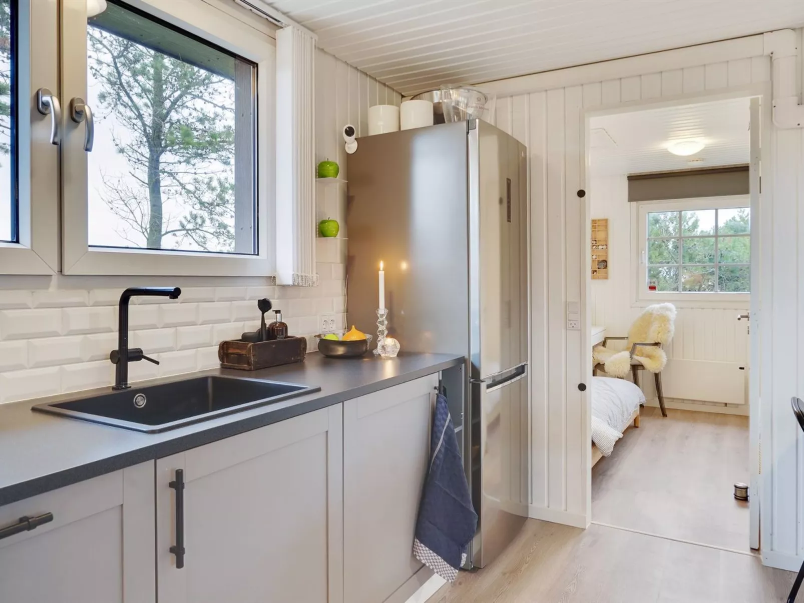 "Corina" - 100m from the sea-Binnen