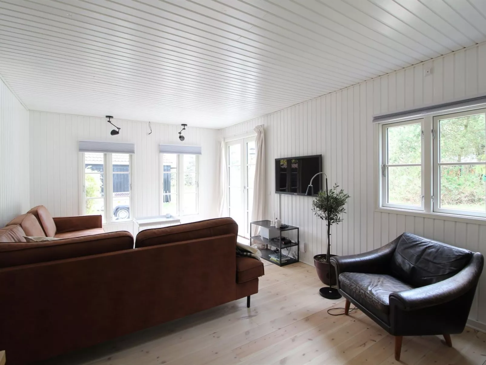 "Annlouise" - 300m from the sea-Binnen