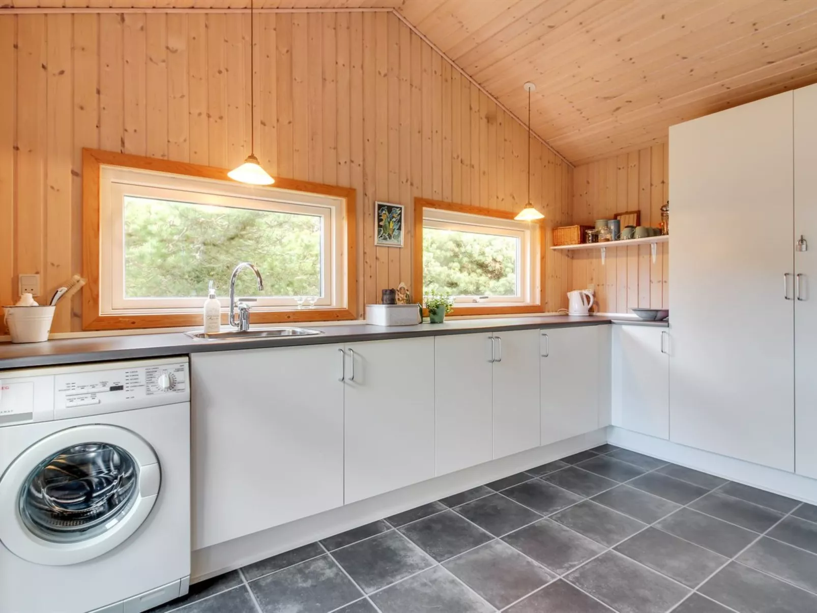 "Glady" - 500m from the sea-Binnen