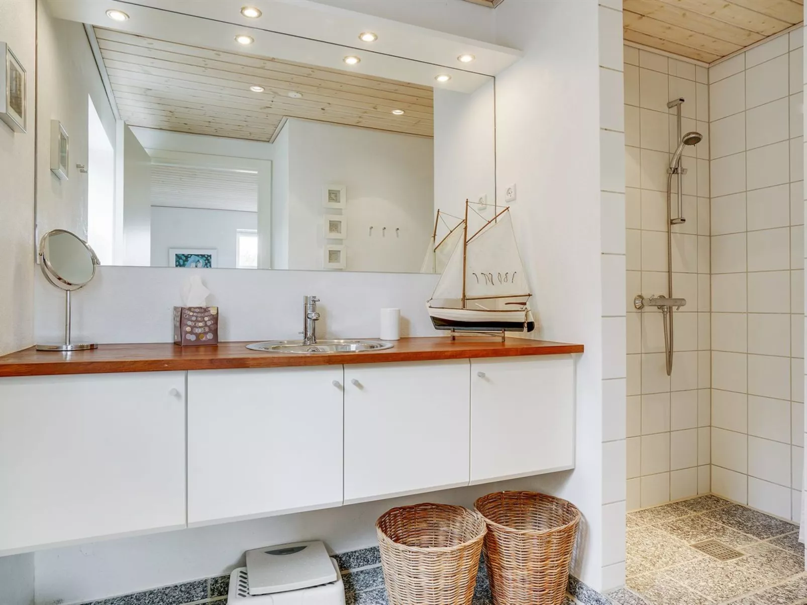 "Hialmar" - 400m from the sea-Binnen