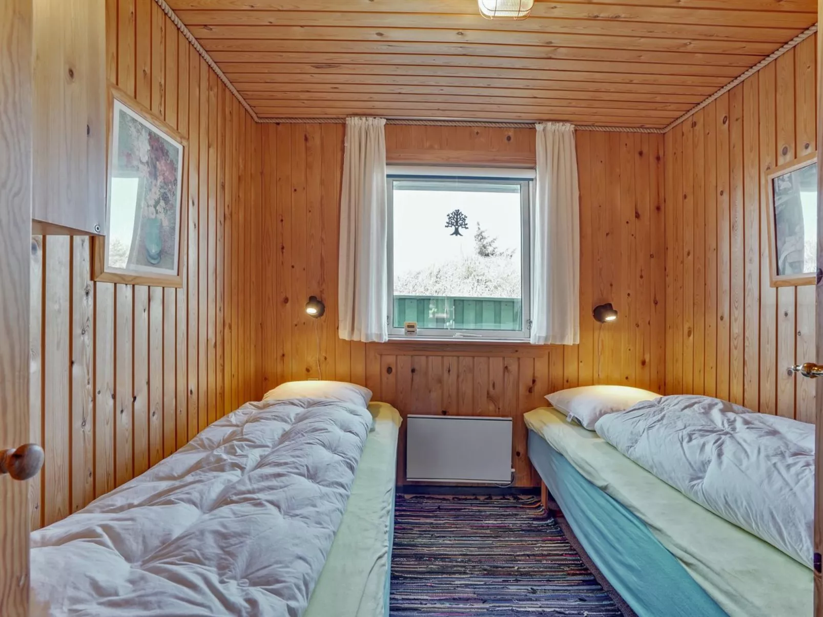 "Edna" - 800m from the sea-Binnen