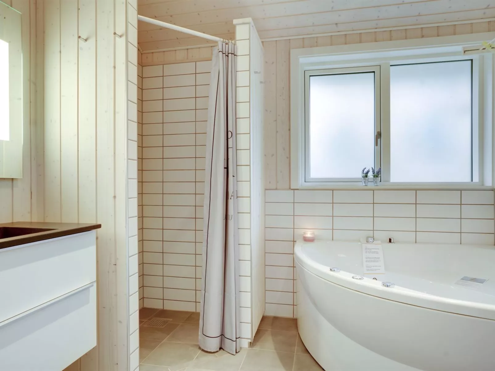 "Cate" - 150m from the sea-Binnen