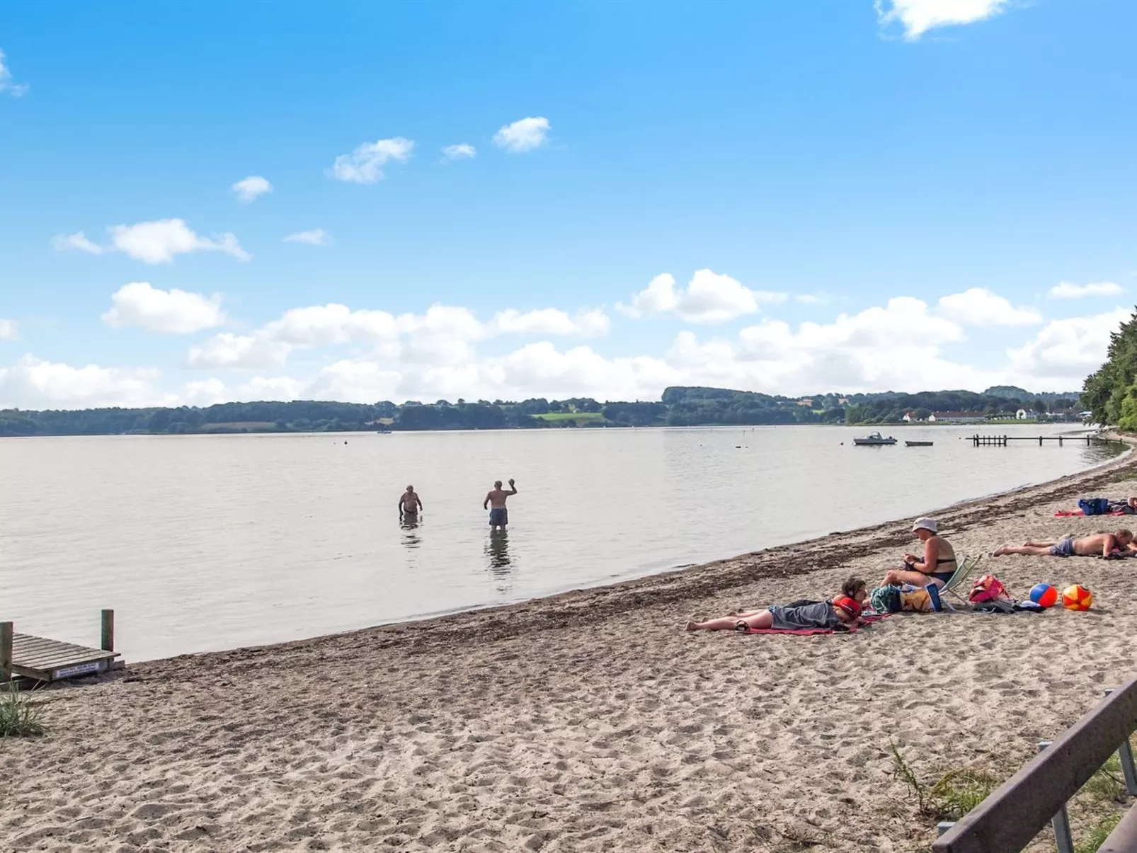 "Star" - 100m from the sea-Buiten