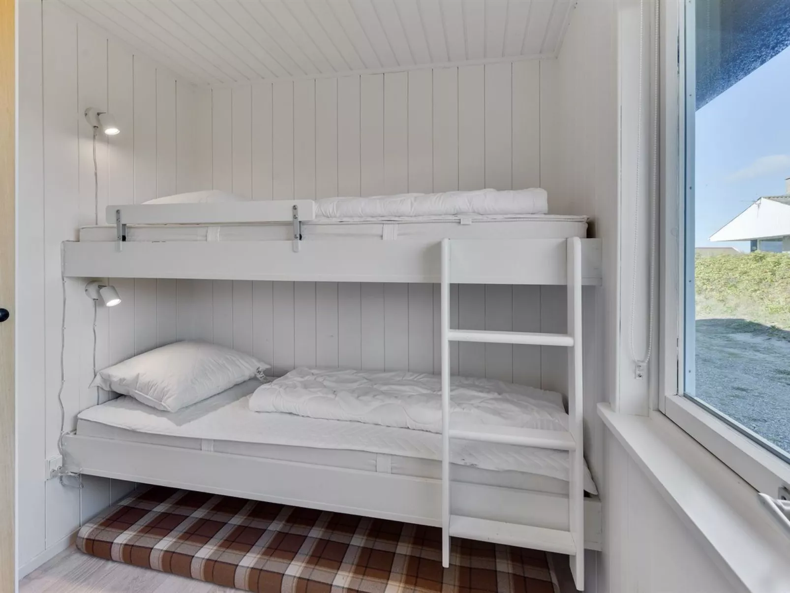 "Aiske" -  from the sea-Binnen