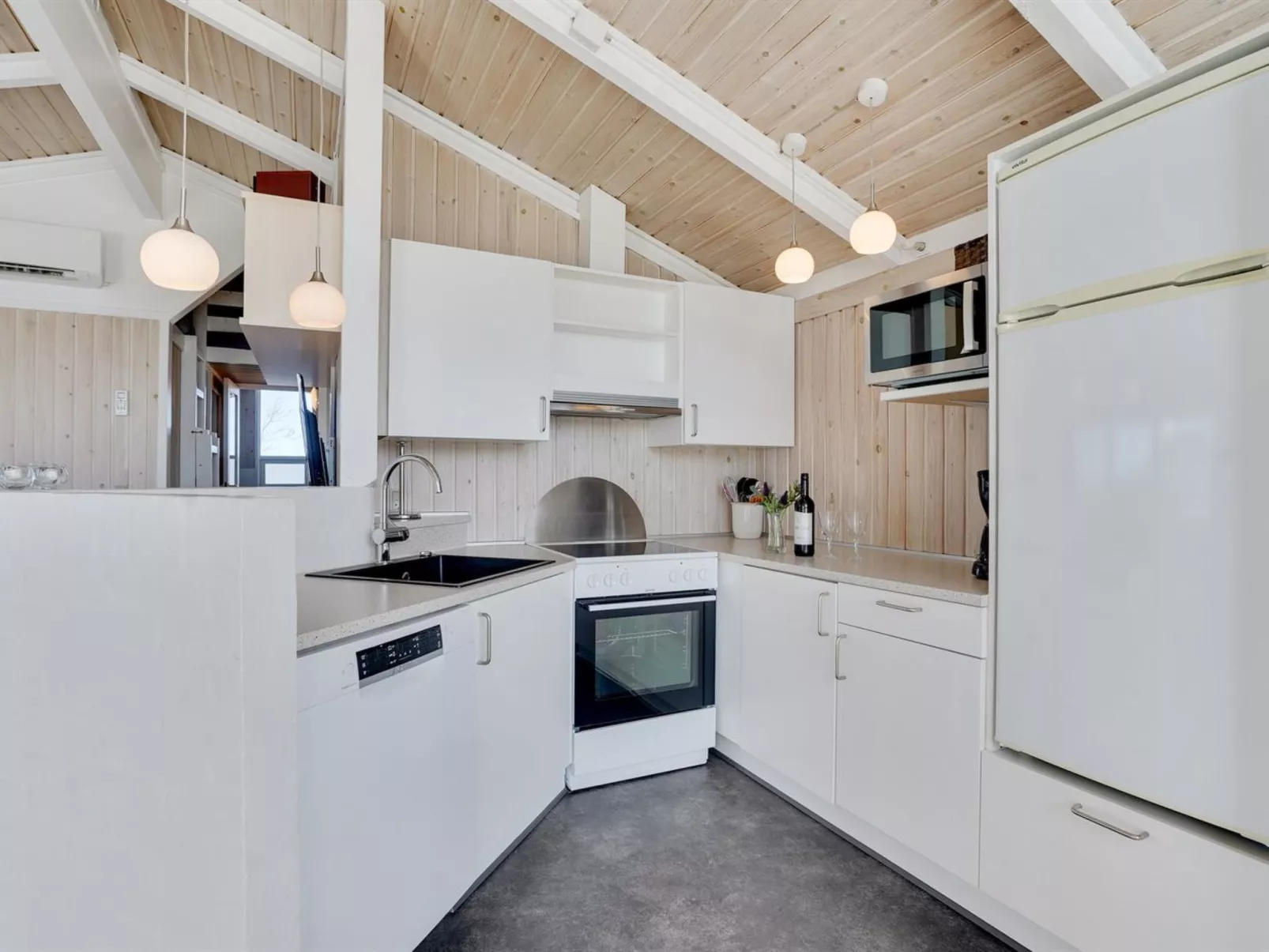 "Galatia" - 500m from the sea-Binnen