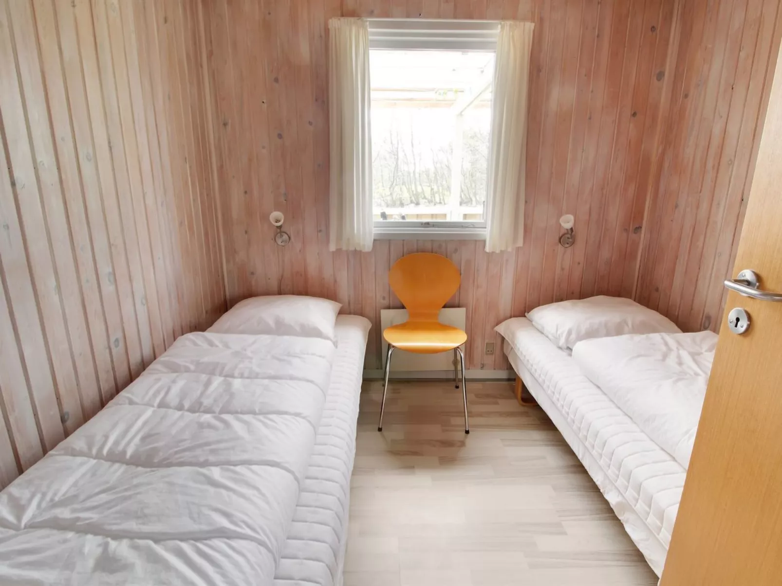 "Svanhild" - 1.2km from the sea-Binnen