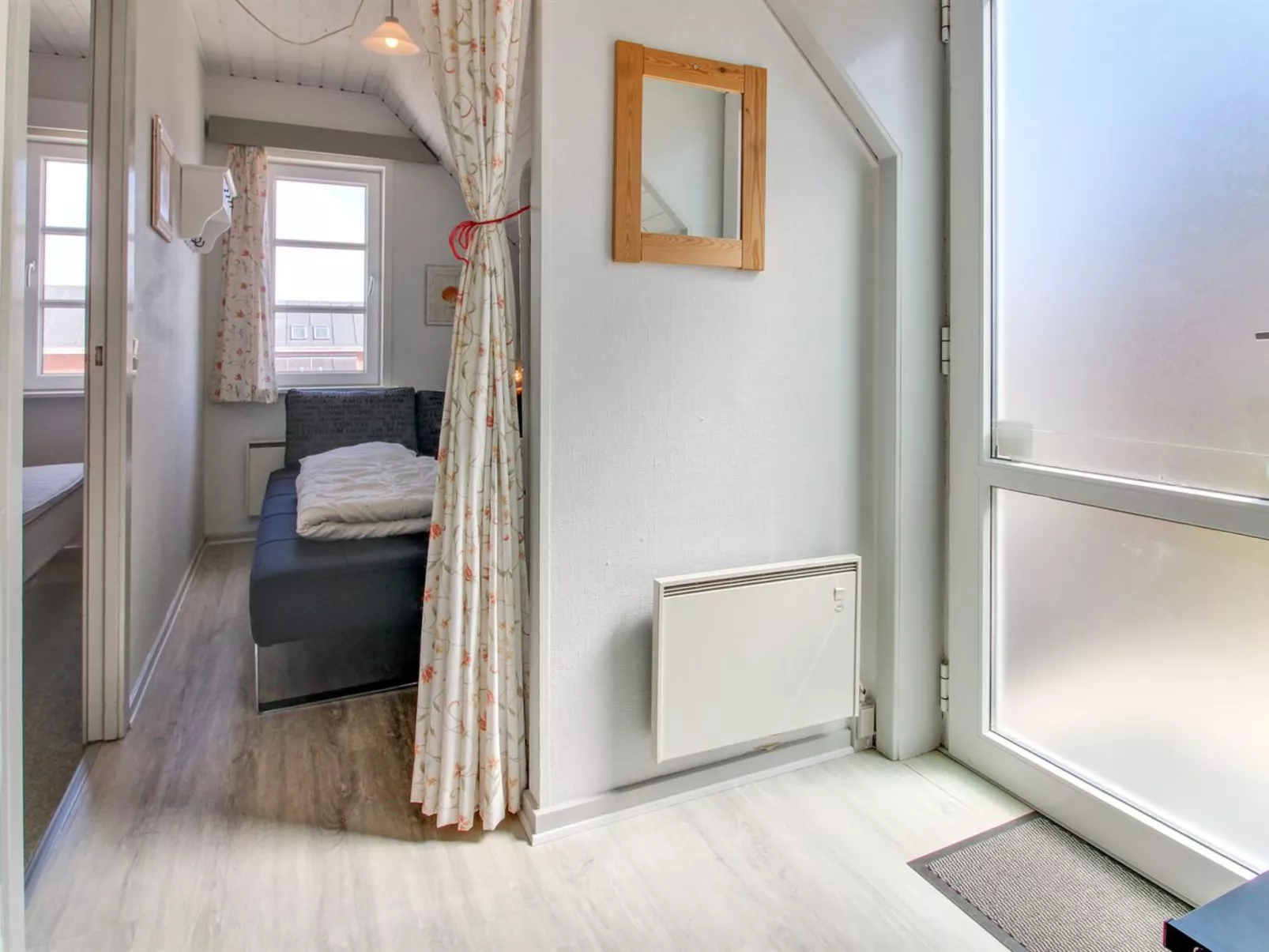 "Rauha" - 2.3km from the sea-Binnen