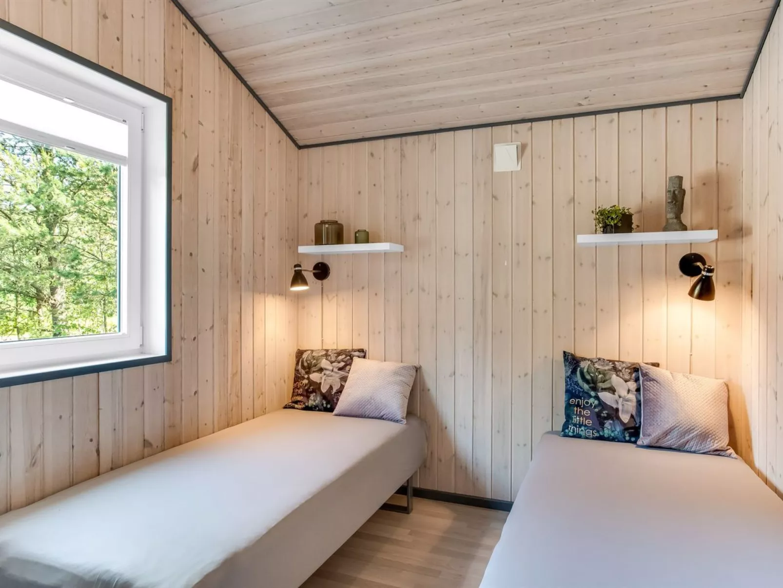 "Gylla" - 12km from the sea-Binnen