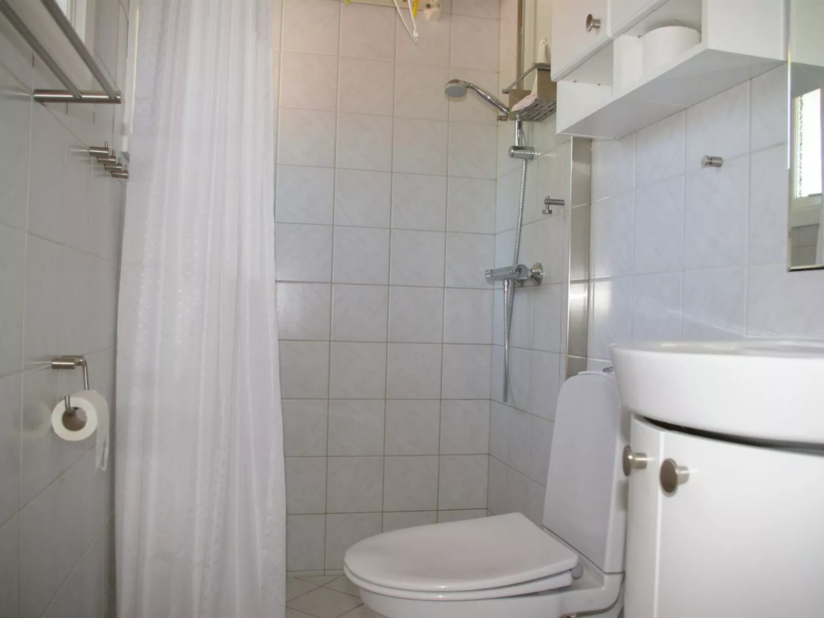 "Veikko" - 150m from the sea-Binnen