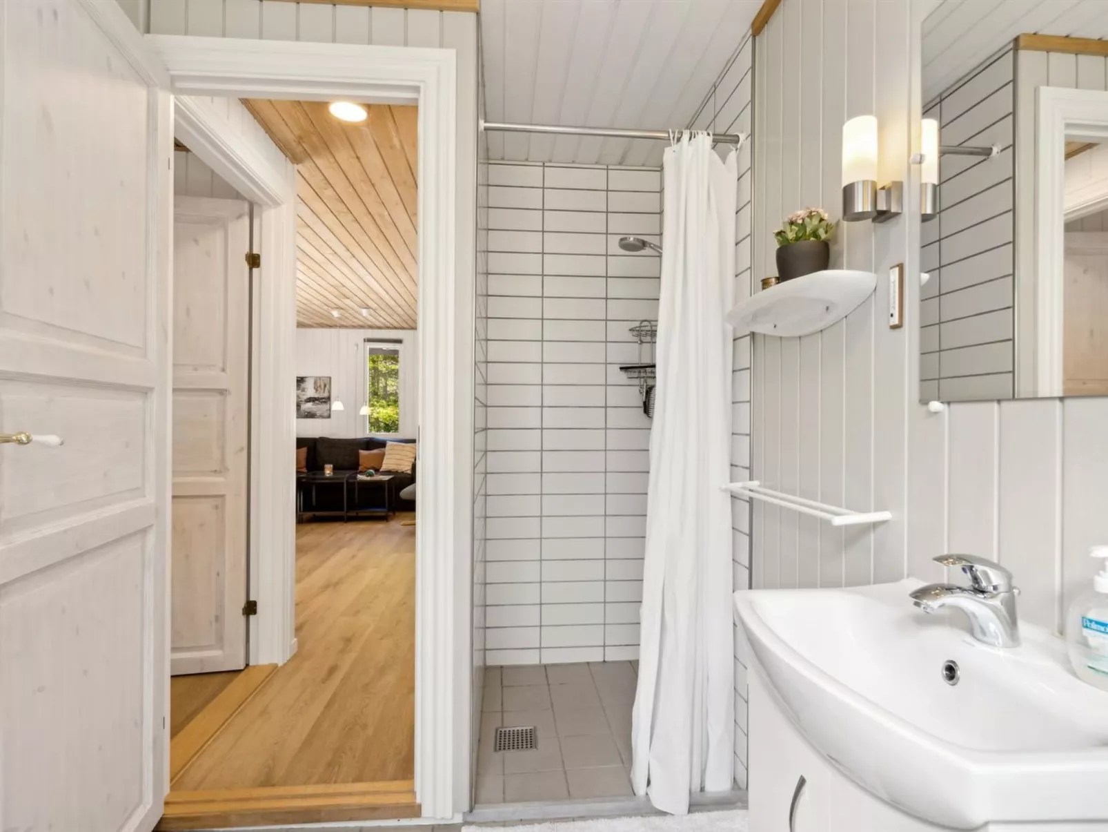 "Hunding" - 7km from the sea-Binnen