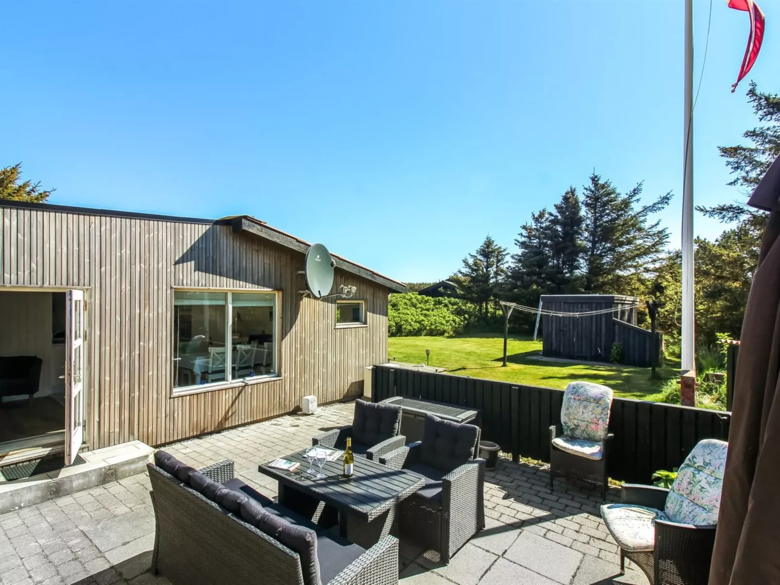 "Daren" - 600m from the sea-Buiten