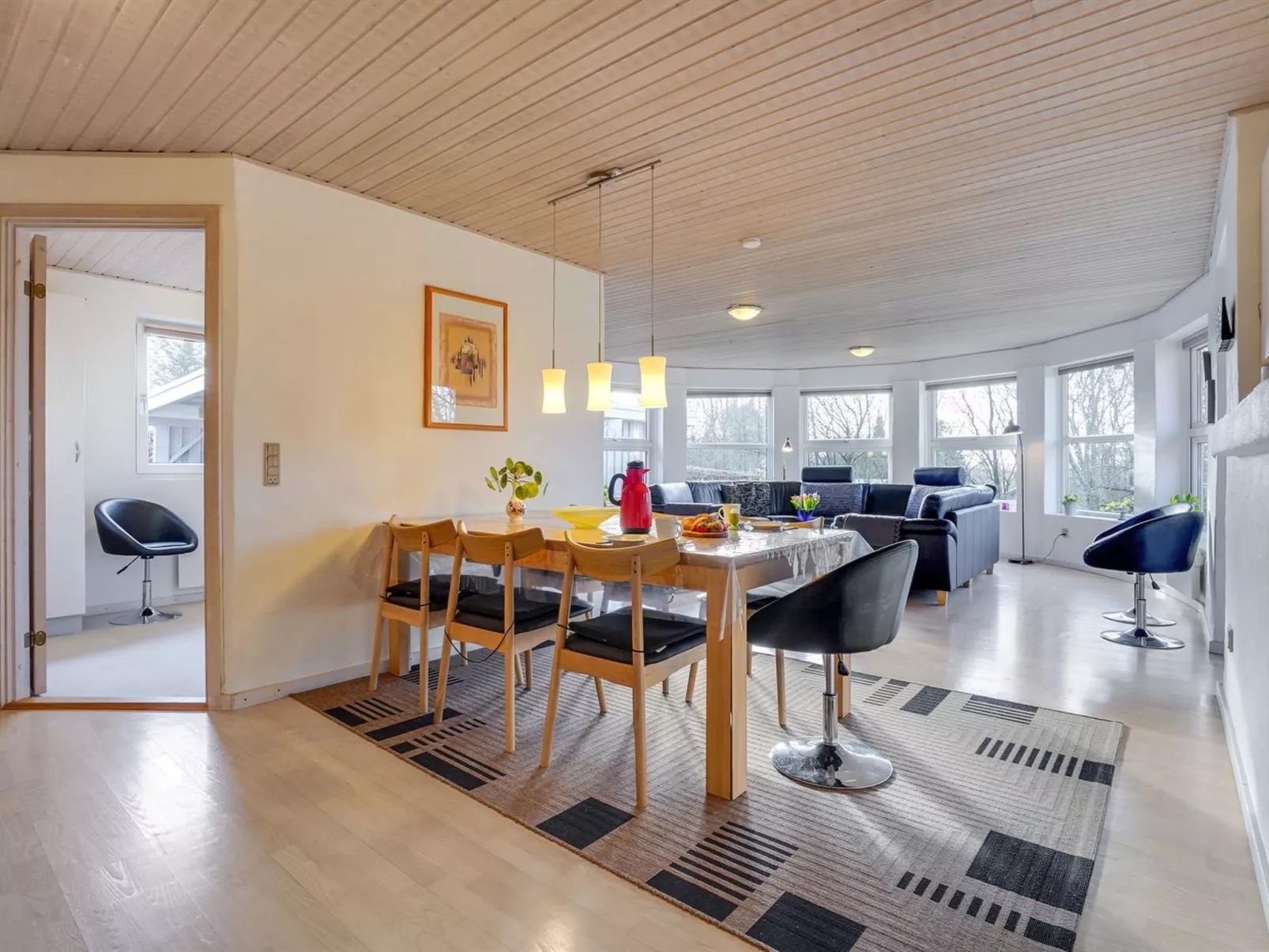 "Wyatt" - 30km from the sea-Binnen