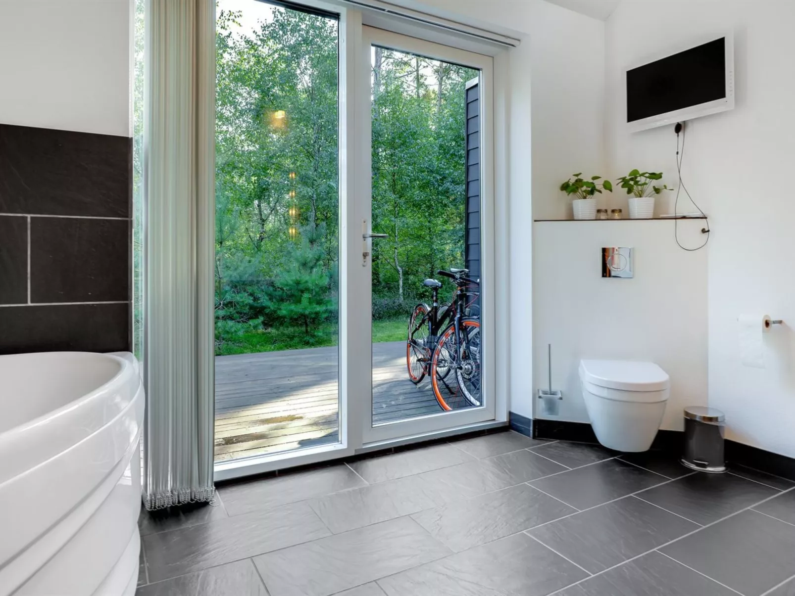 "Elza" - 800m from the sea-Binnen