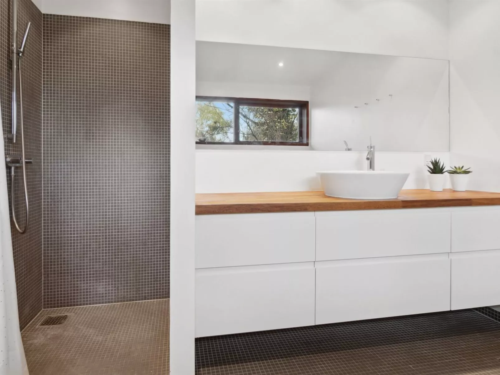 "Erikka" - 300m to the fjord-Binnen