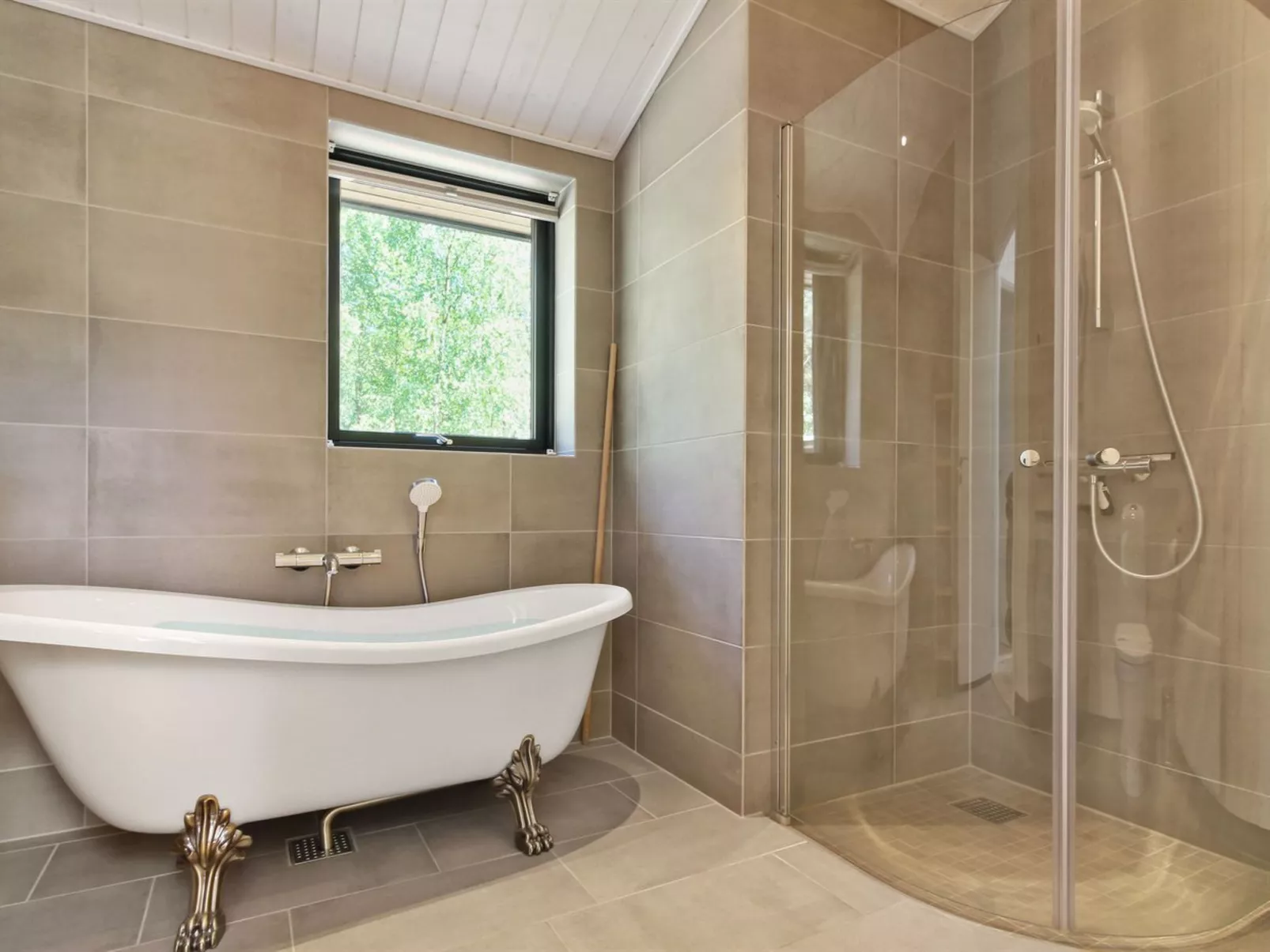 "Anarosa" - 200m from the sea-Binnen