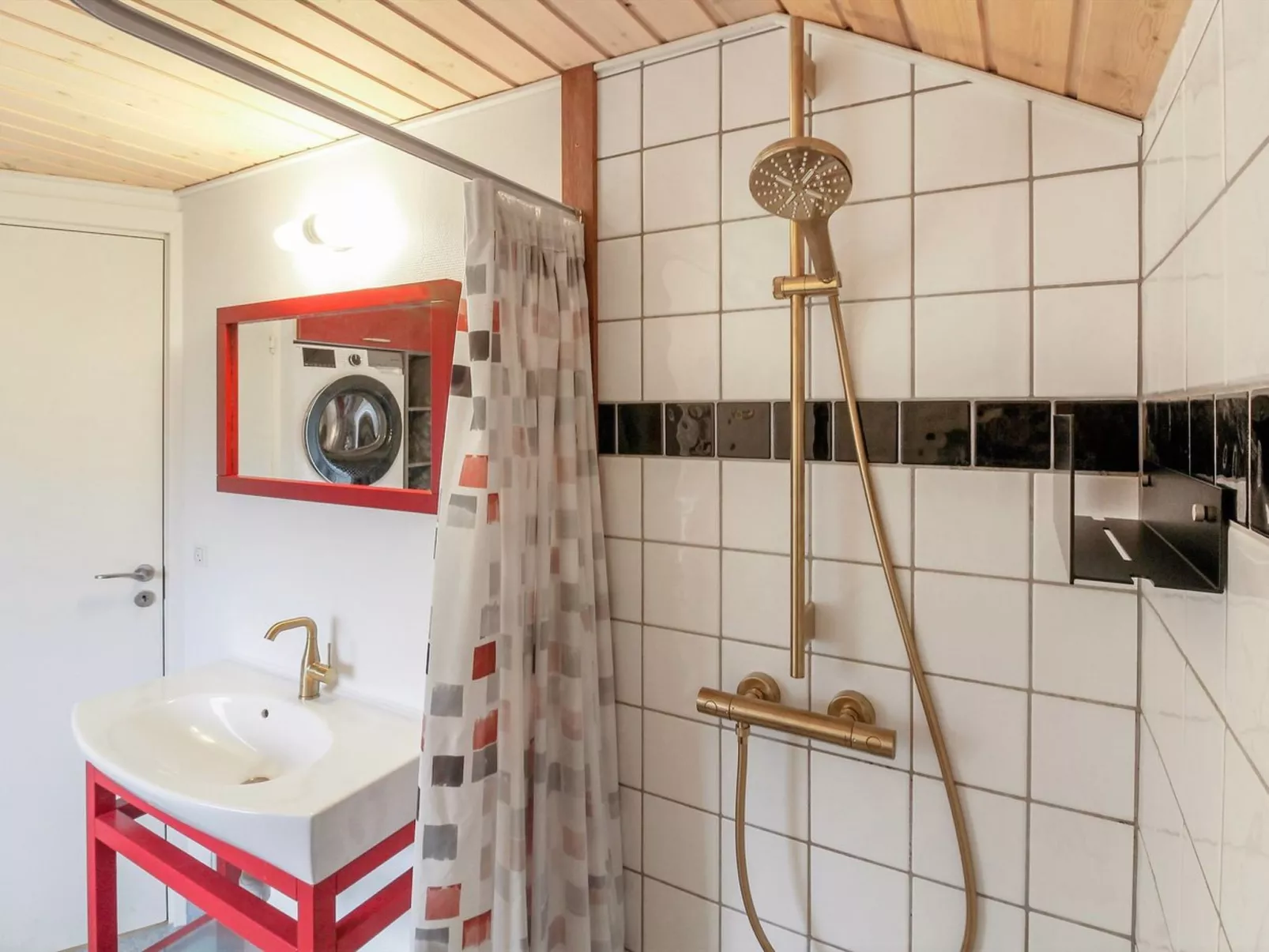 "Tiia" - 29km from the sea-Binnen