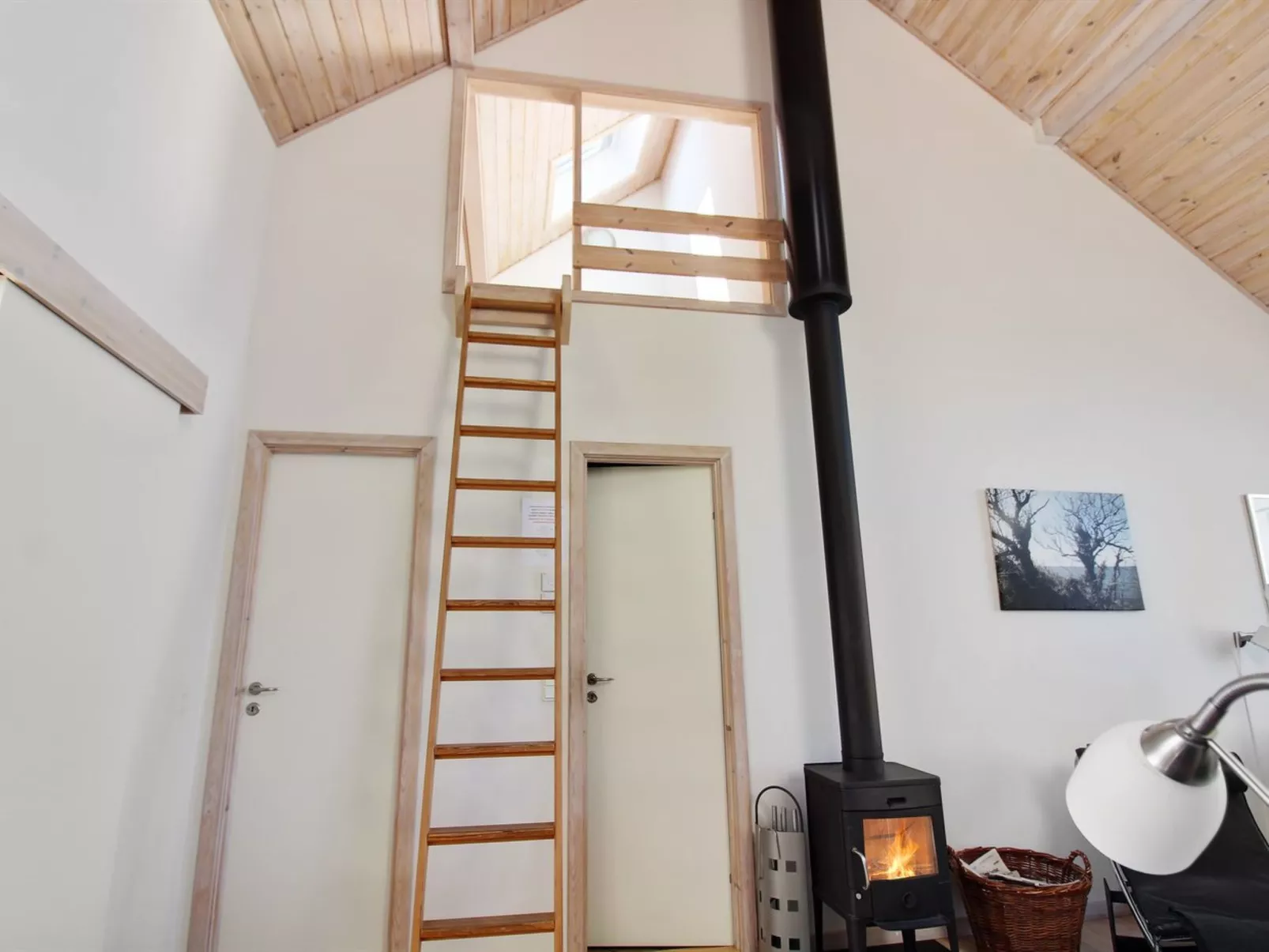 "Halldora" - 10m from the sea-Binnen