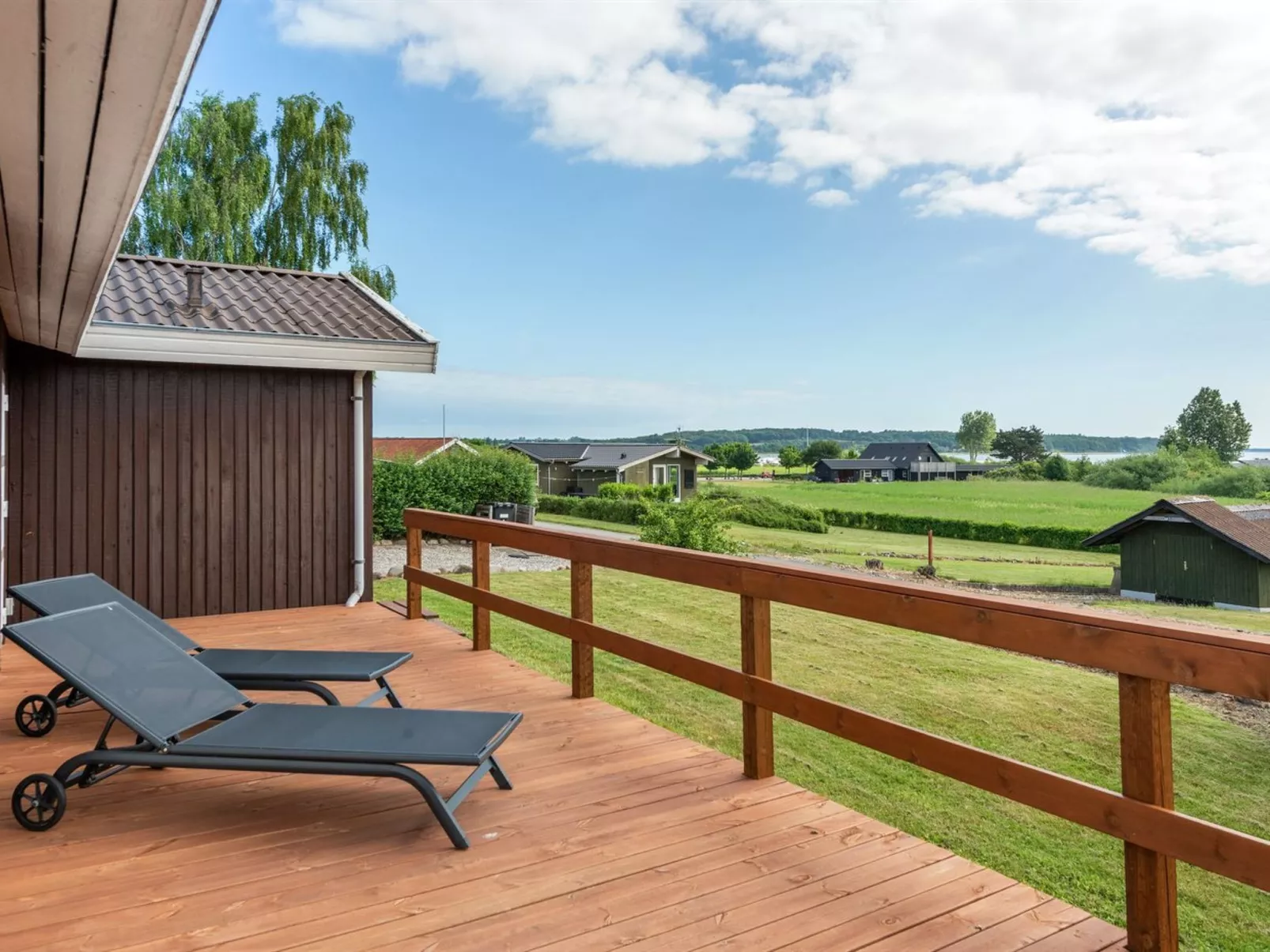 "Ellyn" - 500m from the sea-Buiten